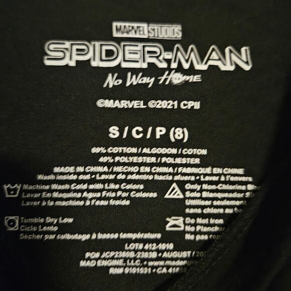 Marvel Size small (8) Spider man No way home gold mask graphic tshirt - Picture 3 of 4
